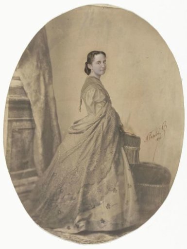 Coloured portrait of an unknown woman