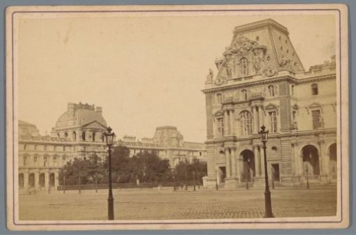 Exterior of the Musée du Louvre in Paris