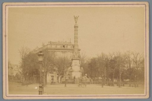 Fontaine du Palmier on the Place du Châtelet in Paris