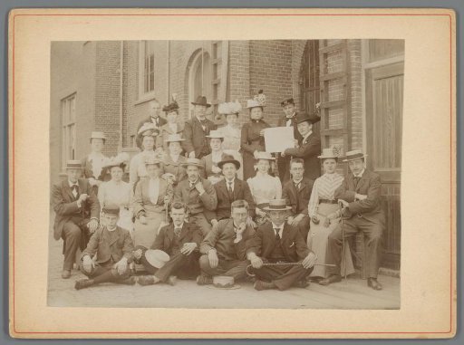Group portrait of a group of young people, including Jacob Olie junior, Jan Olie, Aagje and Willem