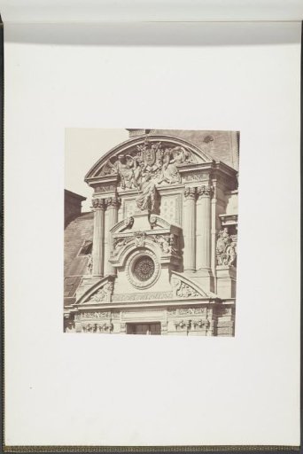 Facade of the Pavillon de Rohan (upper part)