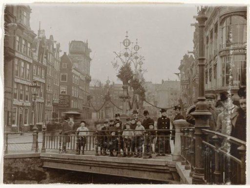 View of the Koningsplein from the Singel, looking towards the Leidsestraat, decorated for the wedding of Queen Wilhelmina and Prince Hendrik