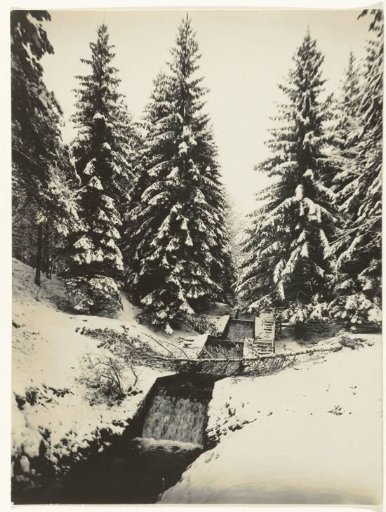 Waterfall near Loenen in the Snow