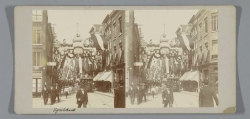 Vijzelstraat (corner of Prinsengracht), decorated for the inauguration of Queen Wilhelmina