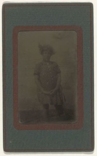 Portrait of Koosje Ochse on the beach at Valkeveen