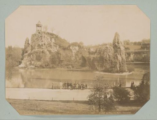 Pond in the Parc des Buttes-Chaumont, Paris