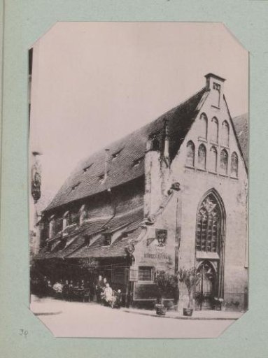 Restaurant Bratwurstglöcklein next to the Moritzkapelle, Nuremberg