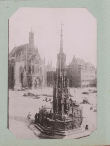Schöner Brunnen on the Hauptmarkt, Nuremberg