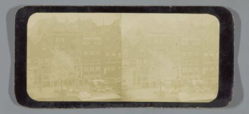 Horse and wagons with sacks of laundry on the Singel near the Paleisstraat, in winter, Amsterdam