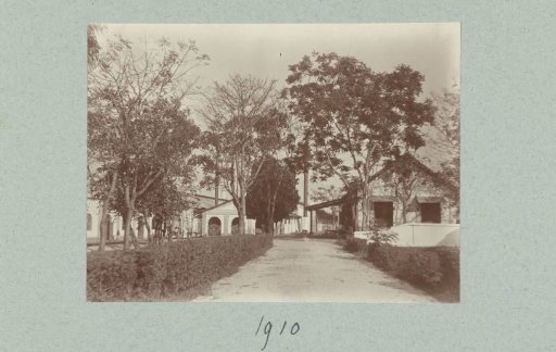 The main building and outbuildings on the factory grounds in Madura