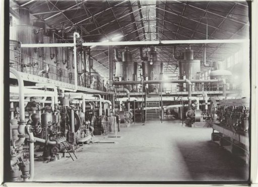 Interior of the factory of the sugar enterprise Nieuw Tersana, Cheribon, former Dutch East Indies
