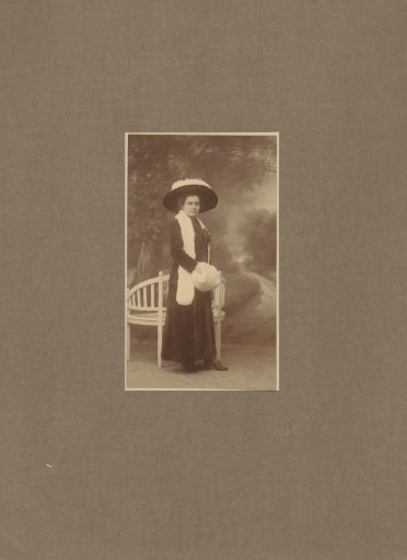 Portrait of an unknown woman, presumably related to the Marmelstein family