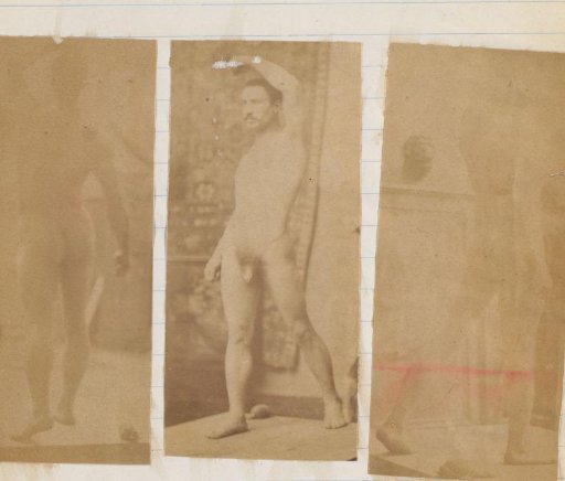 Studie van een mannelijk naaktmodel, rechtop staand en schuin van voren gezien, in het atelier van Jacques de Lalaing