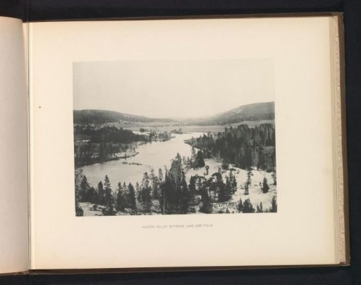 Hayden Valley between lake and falls