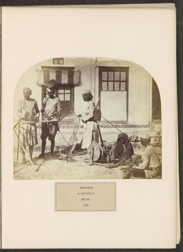 Family of weavers working in Delhi, India