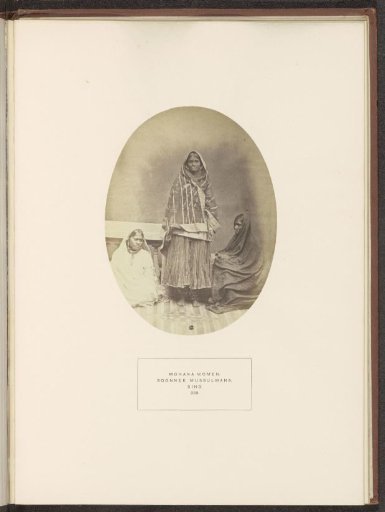 Portrait of three unknown women from the Mohana tribe in Sindh, Pakistan