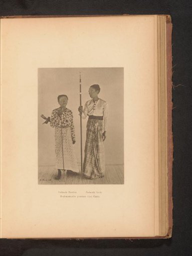 Portrait of Pedanda Boedha and Pedanda Siwa
