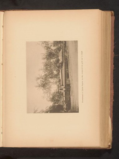 View of the Dessatempel and the grave of Lieutenant Kalff