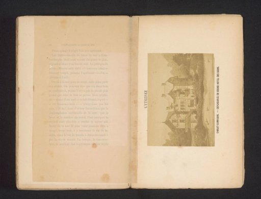 Photographic reproduction of a drawing of a hotel in a wooded area near Uitkerke