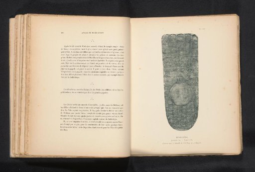 Sculpture of the footprint of Buddha