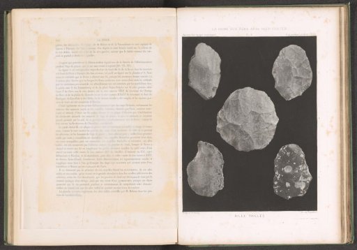 Five flint cores