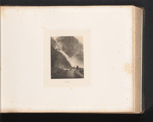 View of the Låtefossen