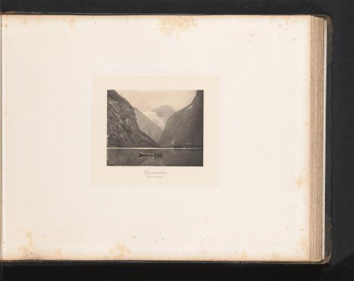 View of the Lovatnet with the Kjenndalsbreen