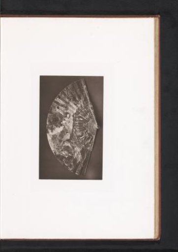 Fan with scenes from the poem La Gerusalemme Liberata by Torquato Tasso, displayed during the Exposition Rétrospective of 1873 in Tours, France