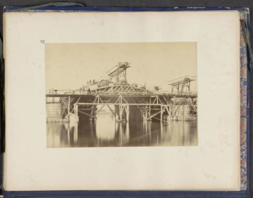 View of the construction of the Viaduc d'Auteuil over the Seine at Point-du-Jour