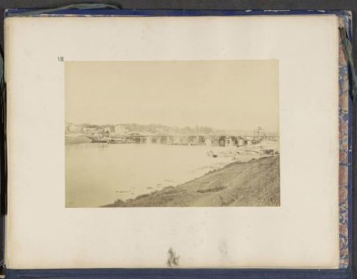 View of the construction of the Viaduc d'Auteuil over the Seine at Point-du-Jour