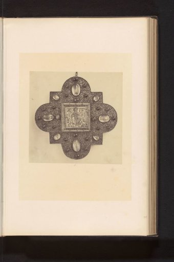 Copper banner from the collection of the Soeurs de Notre-Dame de Namur, displayed at an exhibition of religious objects from the Middle Ages and Renaissance in 1864 in Mechelen