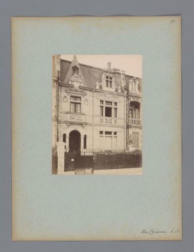 Facade of a residence in Paris