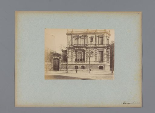 Facade of a villa in Paris, designed by Jules Février