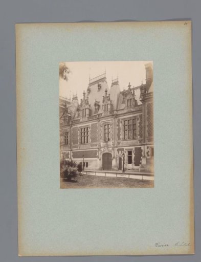 Facade of a residence in Paris, designed by Jules Février