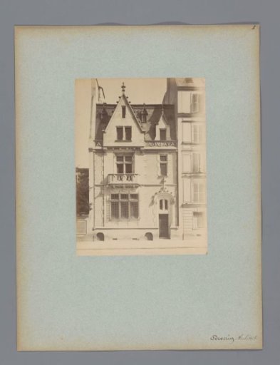 Facade of a residence in Paris, designed by Henri Deverin