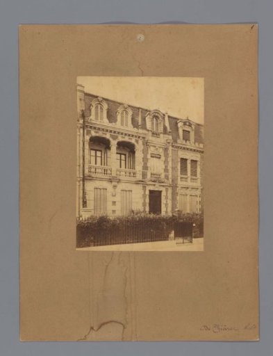Facade of a residence in Paris