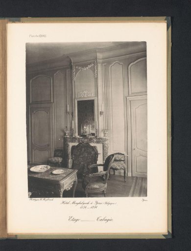 Room on the first floor of Hotel Merghelynck in Ypres, Belgium