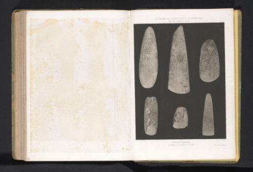 Polished axes found in Levallois-Clichy