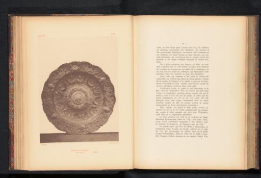Serving tray with relief