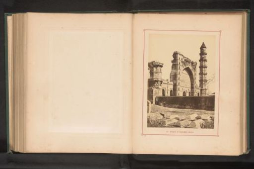 View of the Mohammed Ghous mosque in Ahmedabad