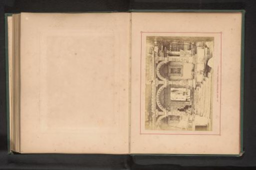 View of the entrance to the Hutheesing Temple in Ahmedabad