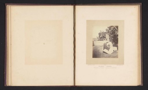 Two women in traditional dress at Blaesheim