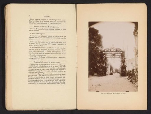 View of a triumphal arch on the Rue Neuve in Bergerac in honor of the entry of President Félix Faure