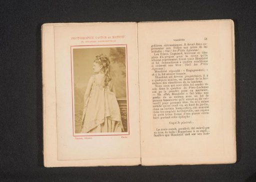 Portrait of a French actress seen from the back