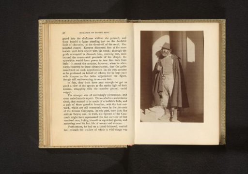 Portrait of an unknown man with a hat in front of a pillar