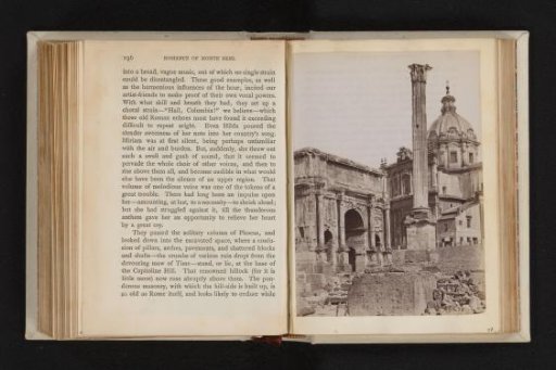 Gezicht op de Zuil van Phocas op het Forum Romanum in Rome