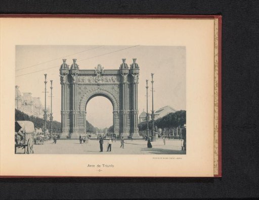 View of the Arco de Triunfo in Barcelona
