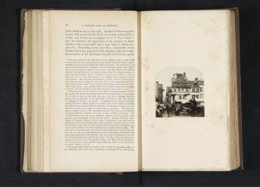 Houses with floating towers in Lannion
