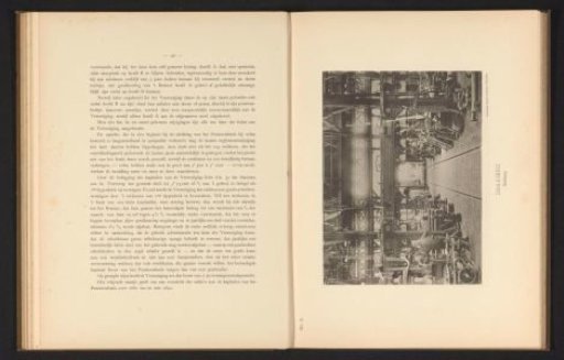 Interior with workers in the machine factory of Gebroeders Stork & Co.