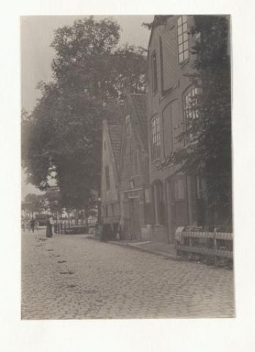 Row of houses on a cobblestone road, probably in Volendam